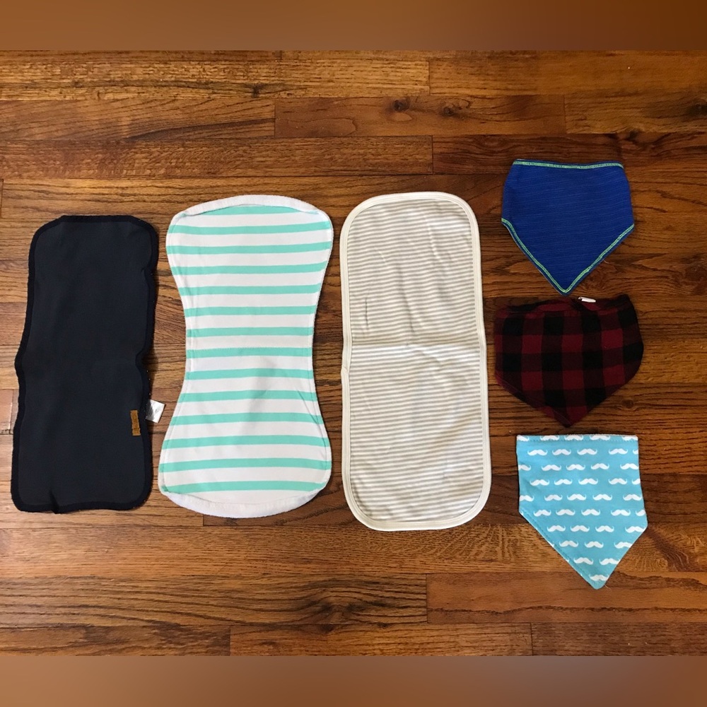 Baby Bibs & Burp Cloth Set of 6 for Boy or Girl 
3 Bibs
3 Burp Cloths
Unisex